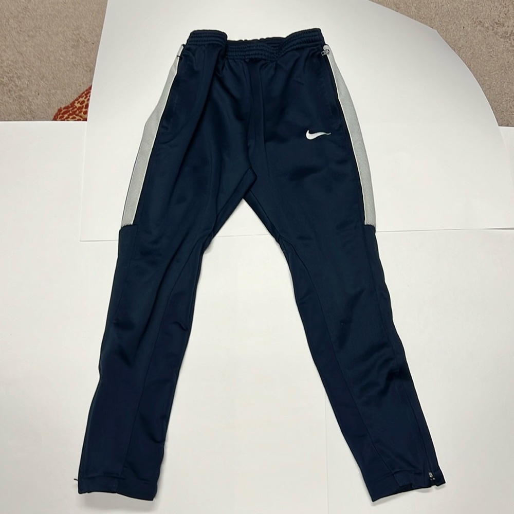 Nike soccer pants. Navy blue. Good condition. Youth Medium.